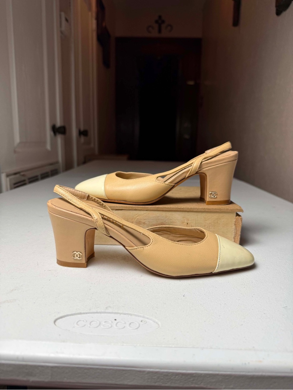 CHANEL Goatskin Grosgrain Cap Toe CC Slingback Pumps Sz 35 / US 5